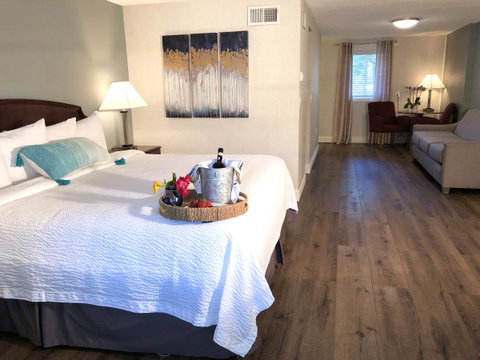 Hyannis Inn - LBG 0