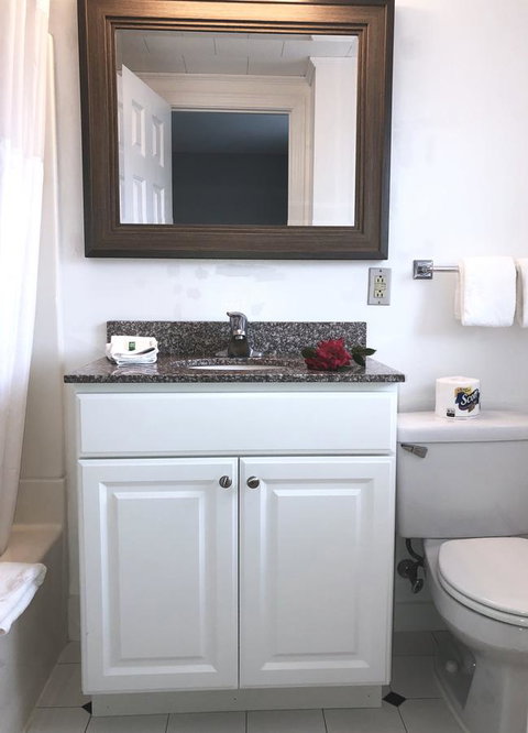 Hyannis Inn - LBG 2
