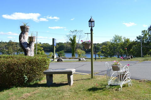 Americas Best Value Inn-Holyoke - LBG 1