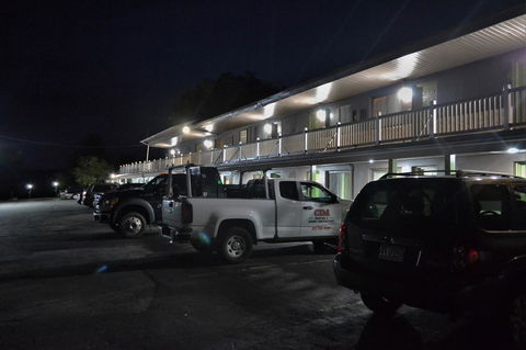 Americas Best Value Inn-Holyoke - LBG 33