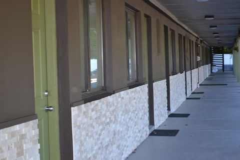 Americas Best Value Inn-Holyoke - LBG 3