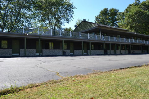 Americas Best Value Inn-Holyoke - LBG 7