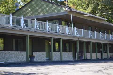 Americas Best Value Inn-Holyoke - LBG 16
