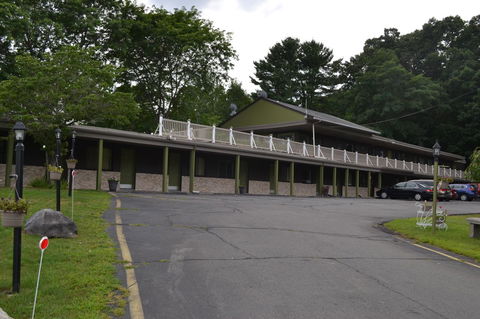 Americas Best Value Inn-Holyoke - LBG 30