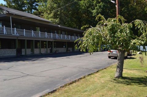 Americas Best Value Inn-Holyoke - LBG 9