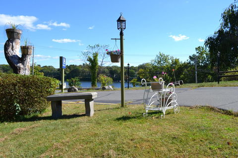 Americas Best Value Inn-Holyoke - LBG 5