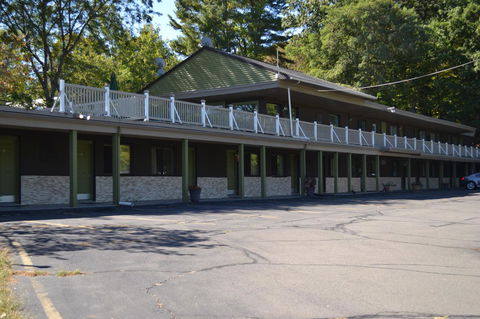 Americas Best Value Inn-Holyoke - LBG 15