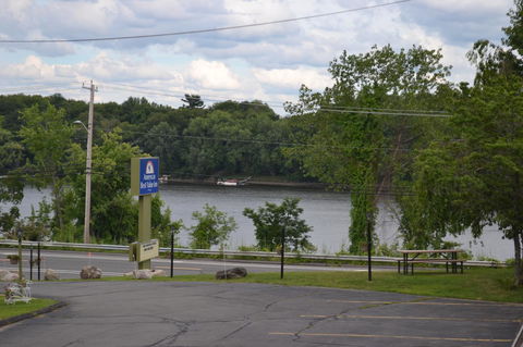 Americas Best Value Inn-Holyoke - LBG 29