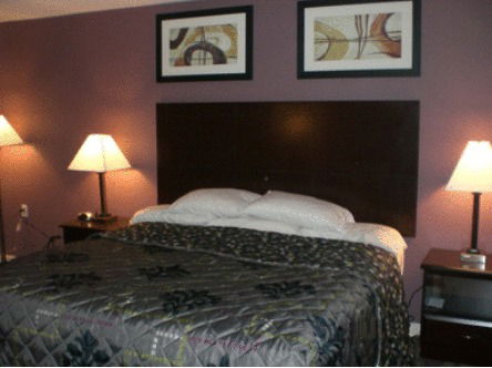 Americas Best Value Inn-Holyoke - LBG 43