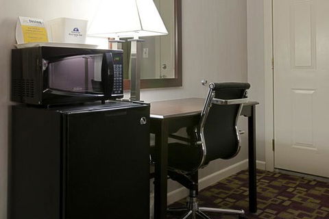 Americas Best Value Inn-Holyoke - LBG 41
