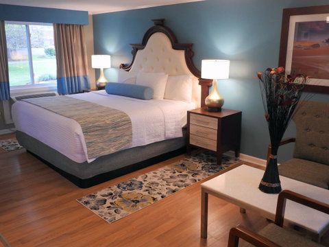 SeaCoast Inn - LBG 17
