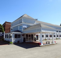 SeaCoast Inn