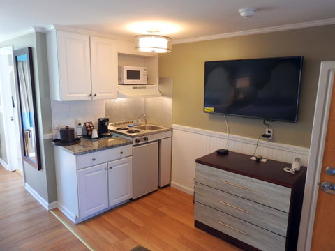 SeaCoast Inn - LBG 16