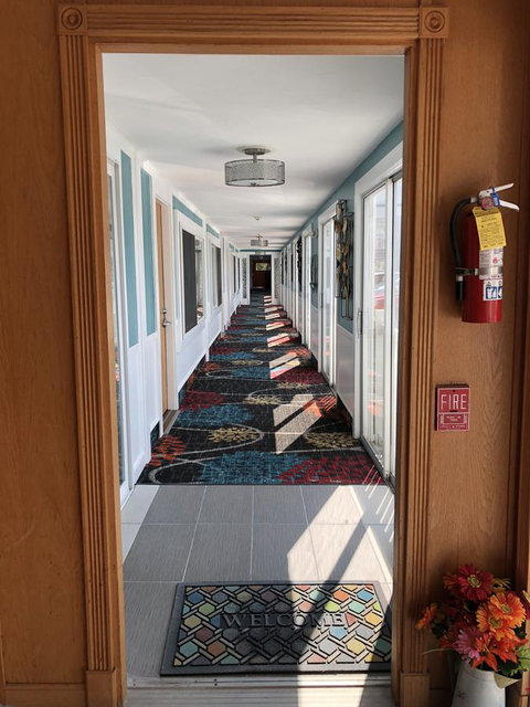 SeaCoast Inn - LBG 6