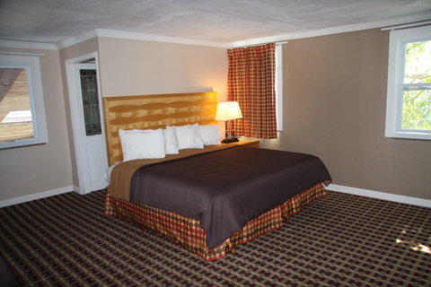 Cape Cod Inn - LBG 2