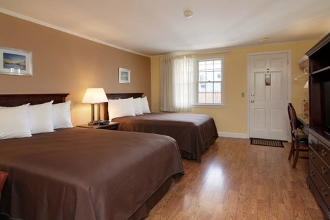 Cape Cod Harbor House Inn - LBG 19