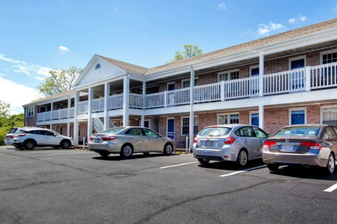Cape Cod Harbor House Inn - LBG 2