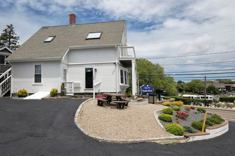 Cape Cod Harbor House Inn - LBG 3