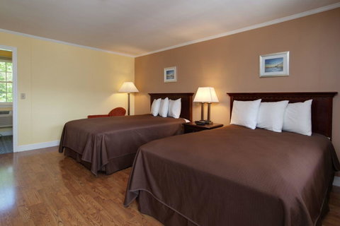 Cape Cod Harbor House Inn - LBG 26