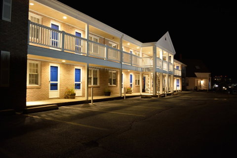 Cape Cod Harbor House Inn - LBG 23