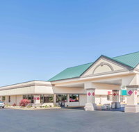 Ramada by Wyndham Grayling Hotel Conference Center