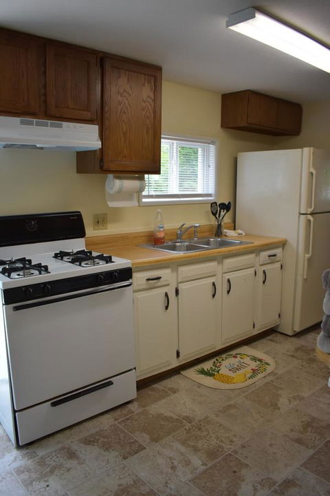 Cozy 2 Bedroom House - LBG 7