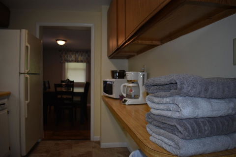 Cozy 2 Bedroom House - LBG 5