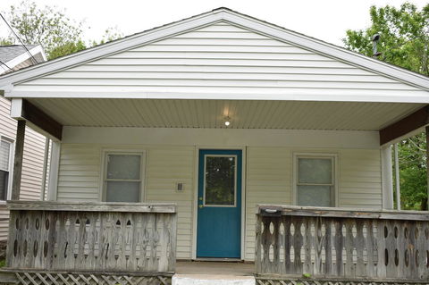 Cozy 2 Bedroom House - LBG 3