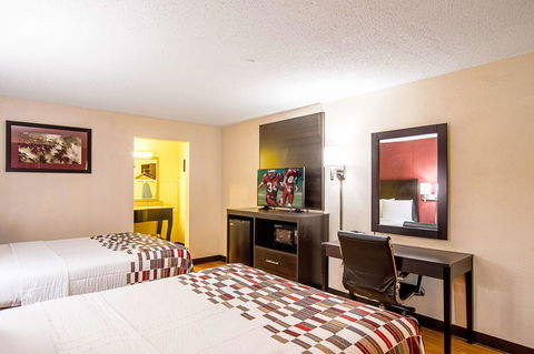 Red Roof Inn & Suites Battle Creek - LBG 11