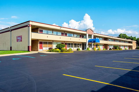 Red Roof Inn & Suites Battle Creek - LBG 3