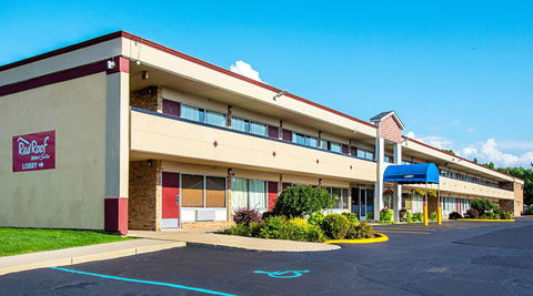 Red Roof Inn & Suites Battle Creek - LBG 12