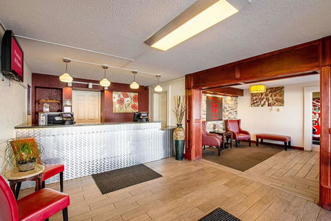 Red Roof Inn & Suites Battle Creek - LBG 9