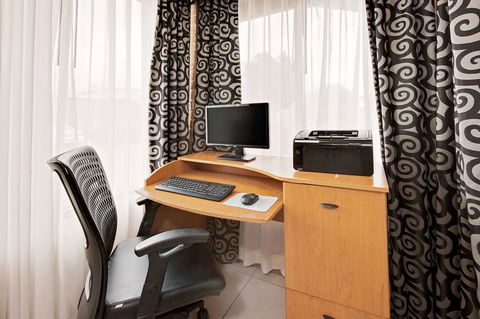 Baymont By Wyndham Battle Creek Downtown - LBG 42