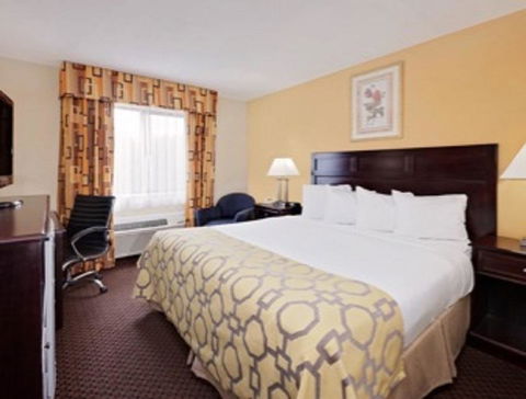 Baymont By Wyndham Battle Creek Downtown - LBG 5