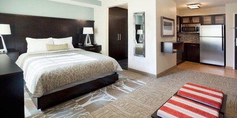 Staybridge Suites Marquette - LBG 22