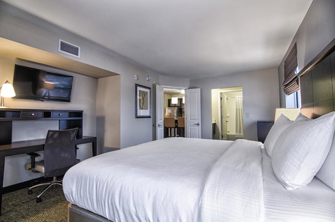 Staybridge Suites Marquette - LBG 35