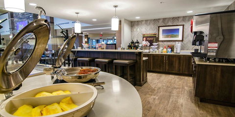 Staybridge Suites Marquette - LBG 11