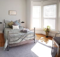 3 Bed APT Near Downtown-6 Guests