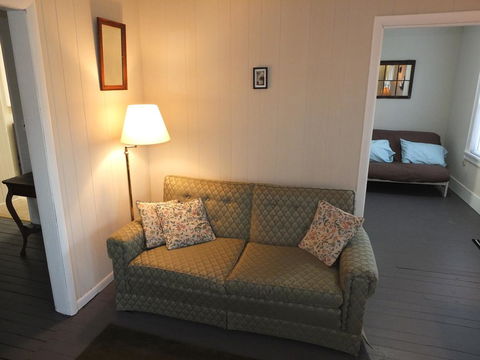 Agape Centennial House - LBG 17