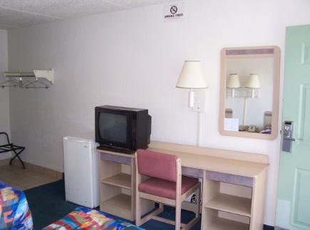 Americas Best Value Inn Battle Creek - LBG 7