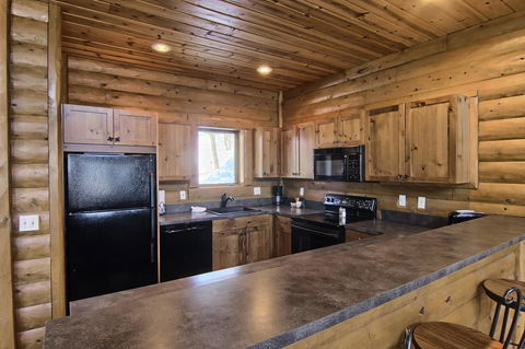 801 Mountain Cabin - LBG 18