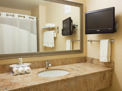 Holiday Inn Express Winona - LBG 4