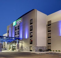 Holiday Inn Express Suites Jackson Downtown - Coliseum