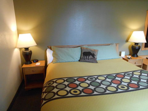 Super 8 By Wyndham Livingston - LBG 2