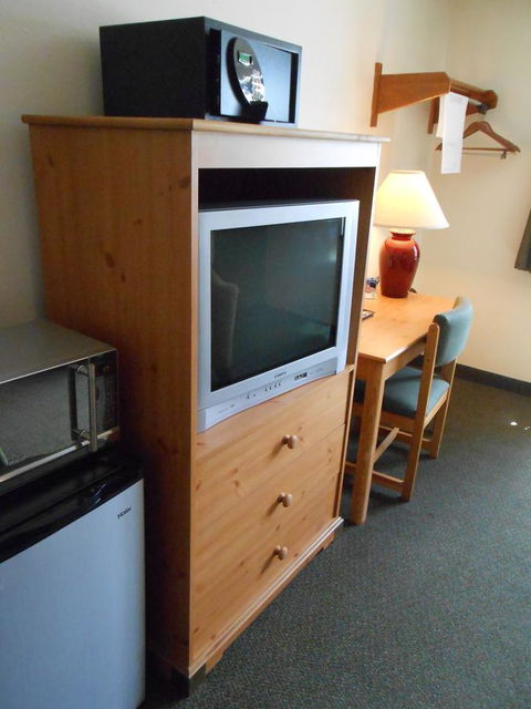 Super 8 By Wyndham Livingston - LBG 10