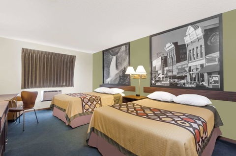 Super 8 By Wyndham Livingston - LBG 18
