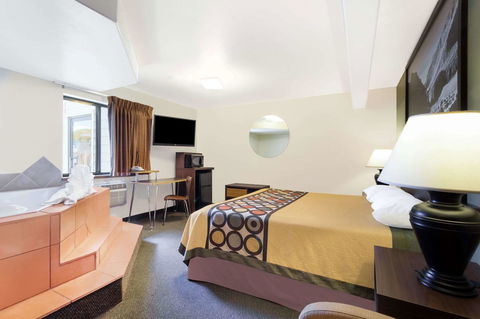 Super 8 By Wyndham Livingston - LBG 29