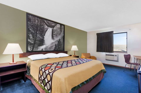 Super 8 By Wyndham Livingston - LBG 30