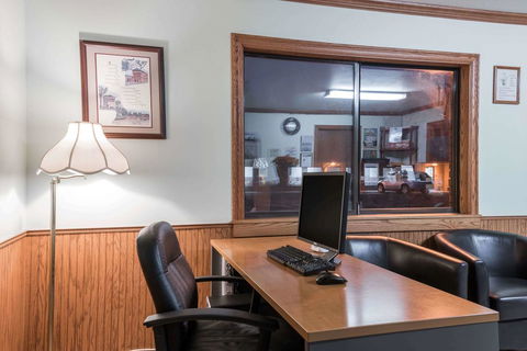 Travelodge By Wyndham Livingston - LBG 34