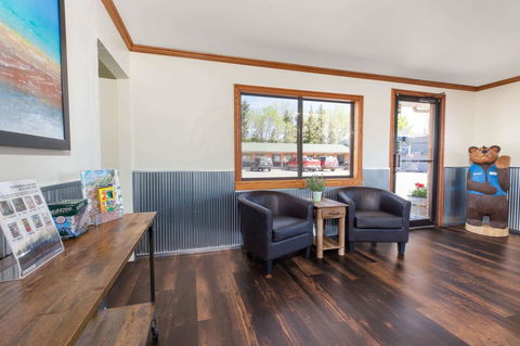 Travelodge By Wyndham Livingston - LBG 42